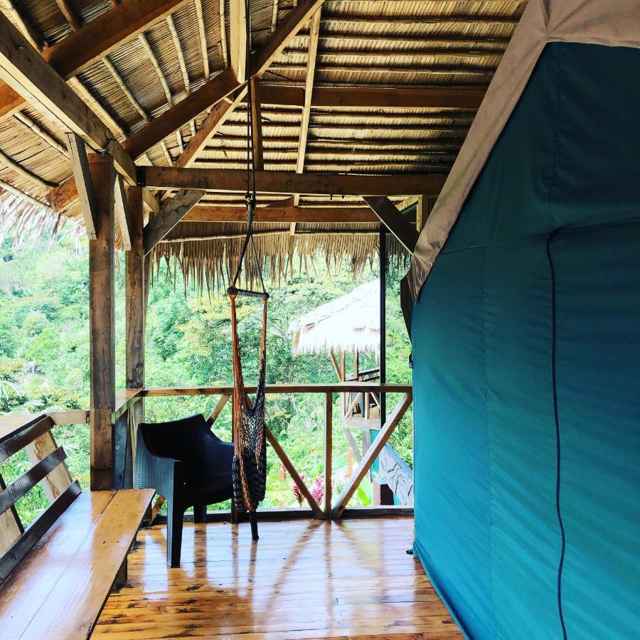 Tami Lodge Providencia ภายนอก รูปภาพ